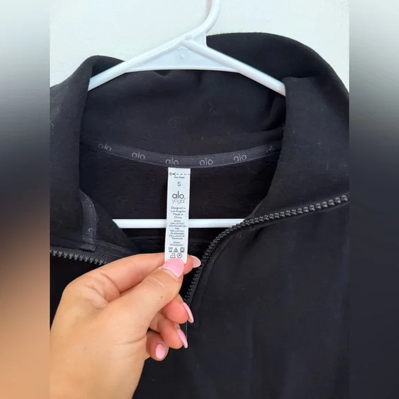 Alo Yoga Vixen Black Half-Zip Cropped Sweatshirt Small - Picture 4 of 6